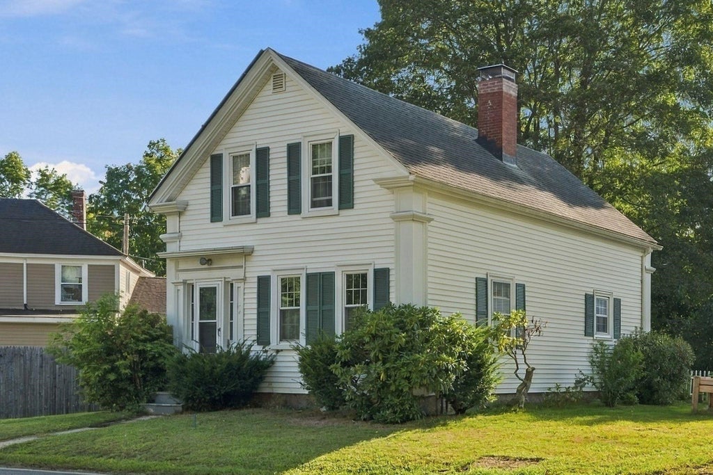 Photo of 40 North Main Street, Newton, NH 03858 (MLS # 5110202)