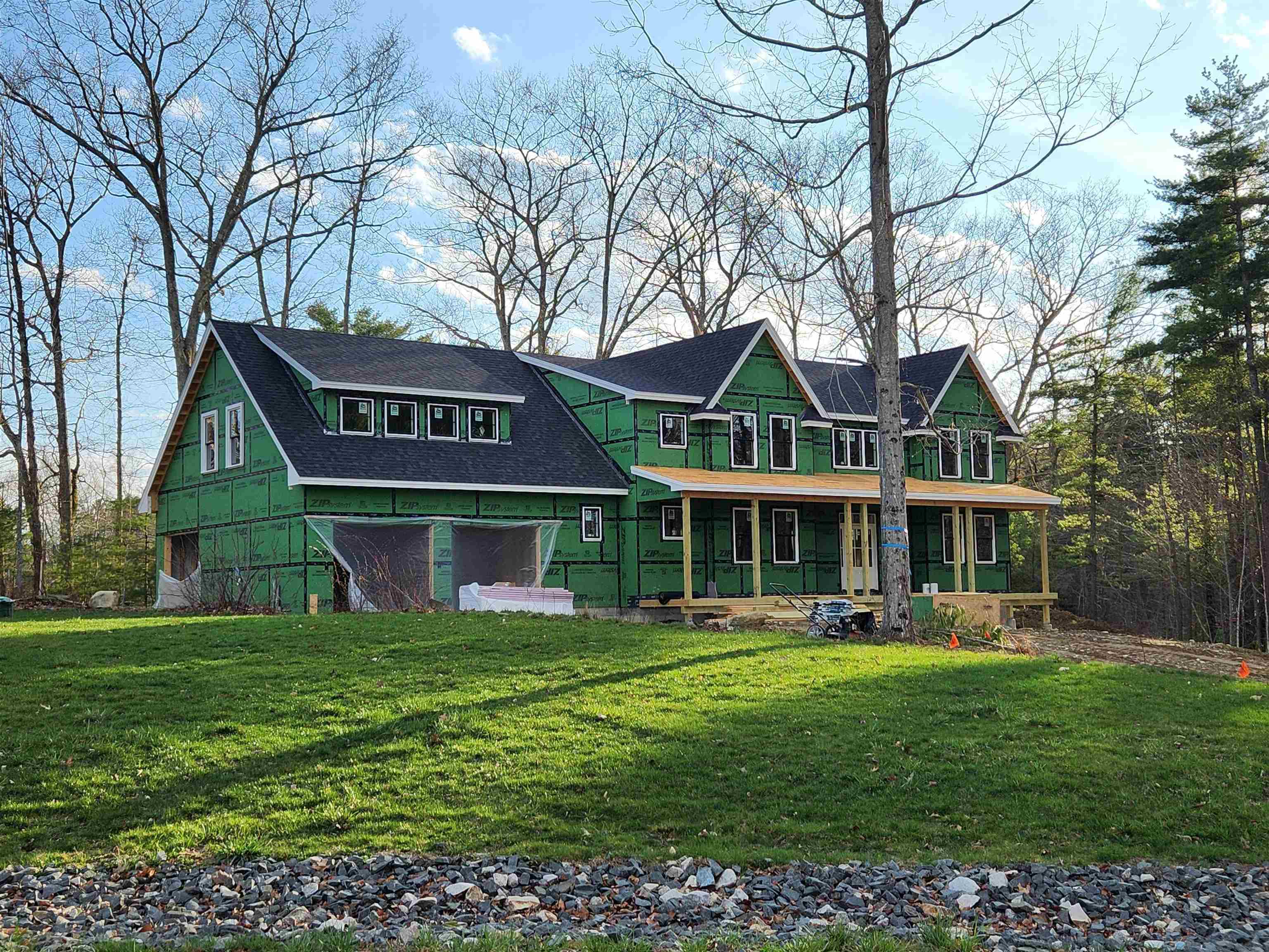10 Stillwater Drive