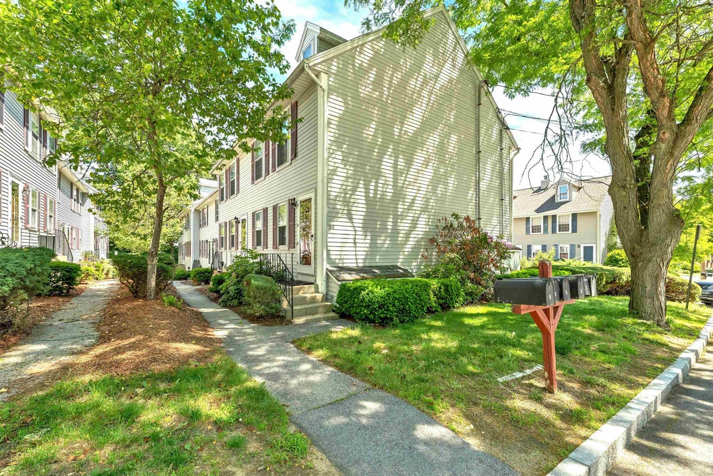 Photo of 94 Beech Hill Avenue #5, Manchester, NH 03103 (MLS # 5094340)