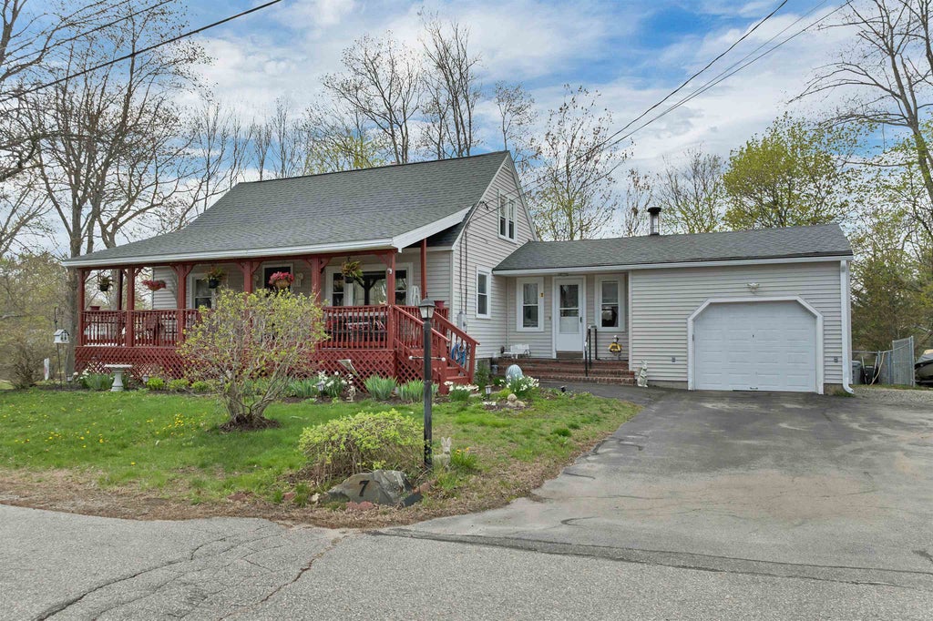 Photo of 7 Villanova Lane, Rochester, NH 03867 (MLS # 5087581)