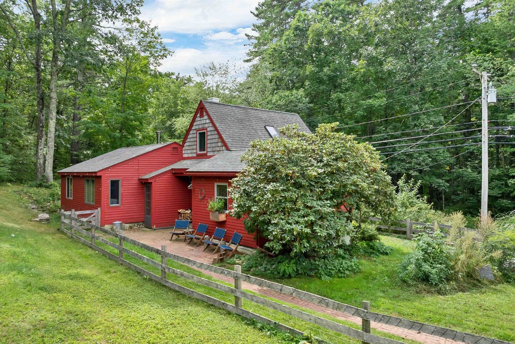 Photo of 170 Packers Falls Road, Durham, NH 03824 (MLS # 5107764)