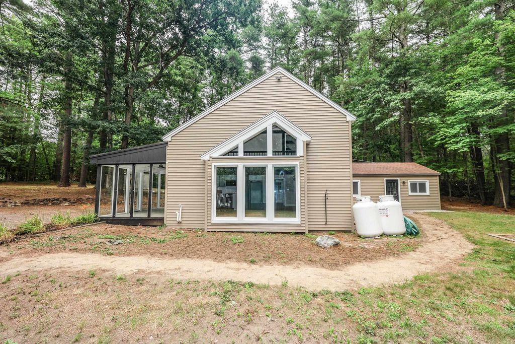 Photo of 112 Gilson Road, Nashua, NH 03062 (MLS # 5100239)