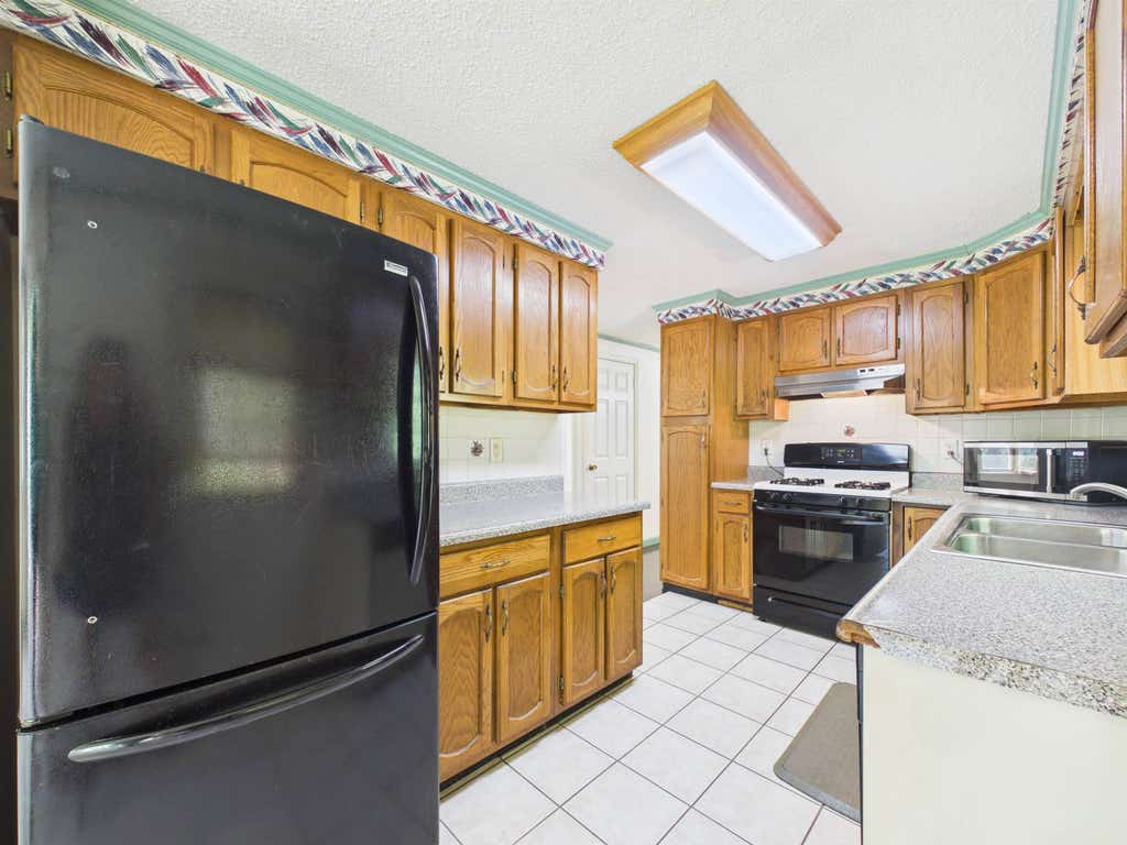 Photo of 10 Beruk Hill Road, Hinsdale, NH 03451 (MLS # 5103807)