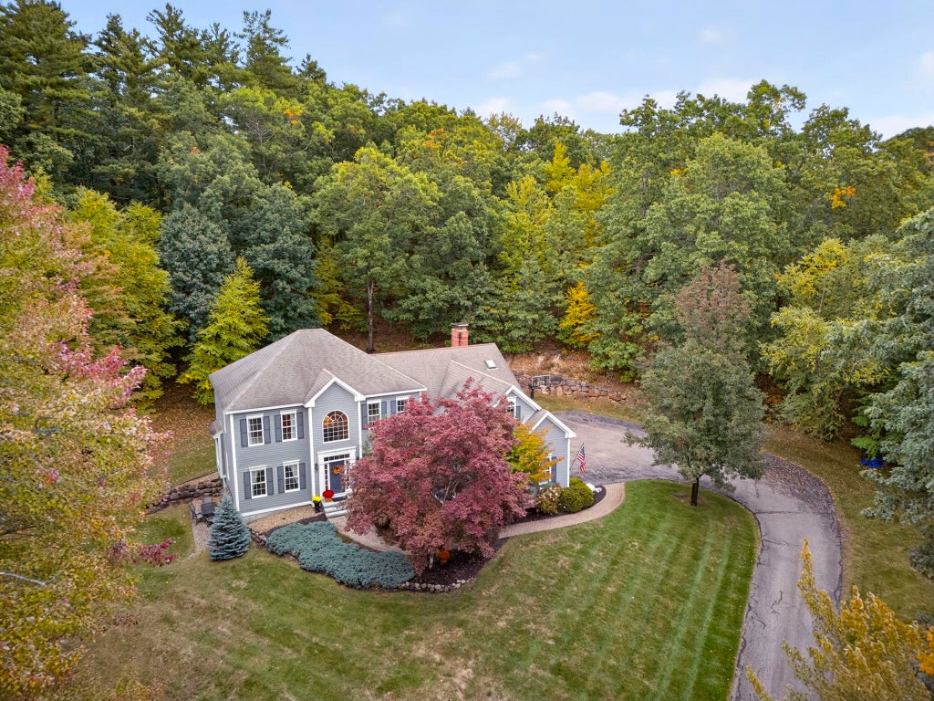 Photo of 39 Colonel Daniels Drive, Bedford, NH 03110 (MLS # 5112430)