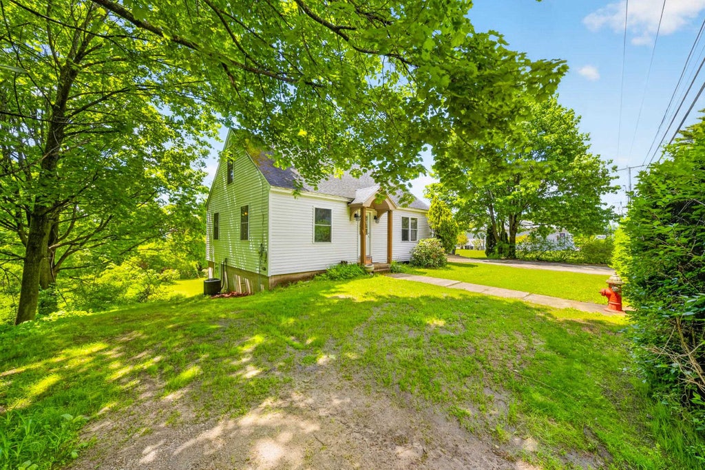 Photo of 526 Pembroke Street, Pembroke, NH 03275 (MLS # 5090846)
