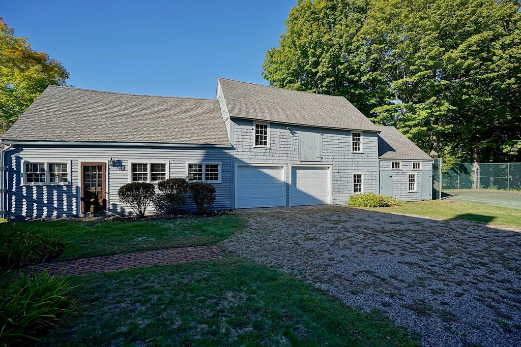 Photo of 339 Lafayette Road, Portsmouth, NH 03801 (MLS # 5111656)