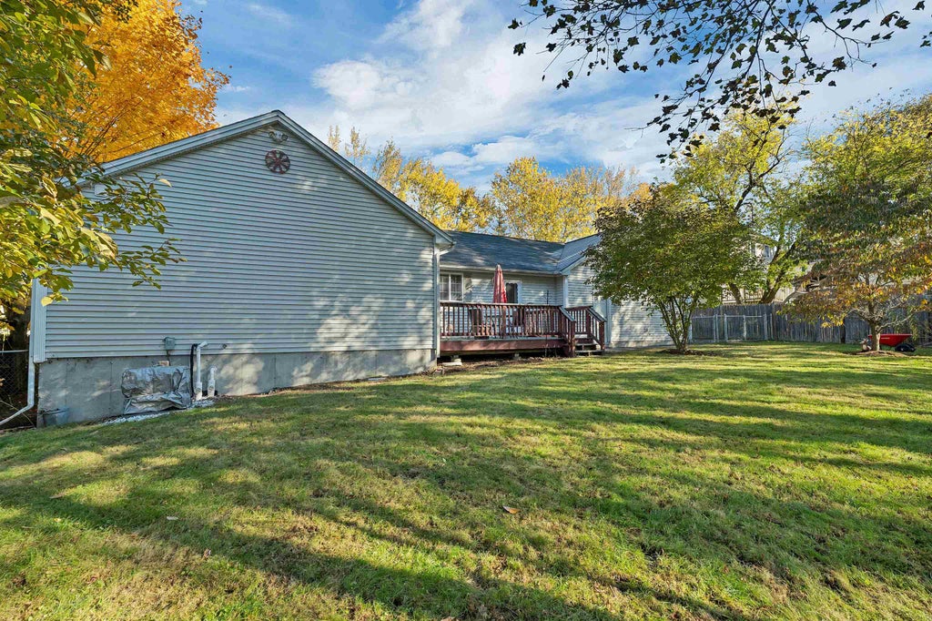 Photo of 1121 Cilley Road, Manchester, NH 03103 (MLS # 5115789)