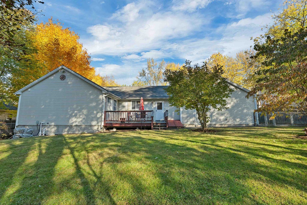 Photo of 1121 Cilley Road, Manchester, NH 03103 (MLS # 5115789)