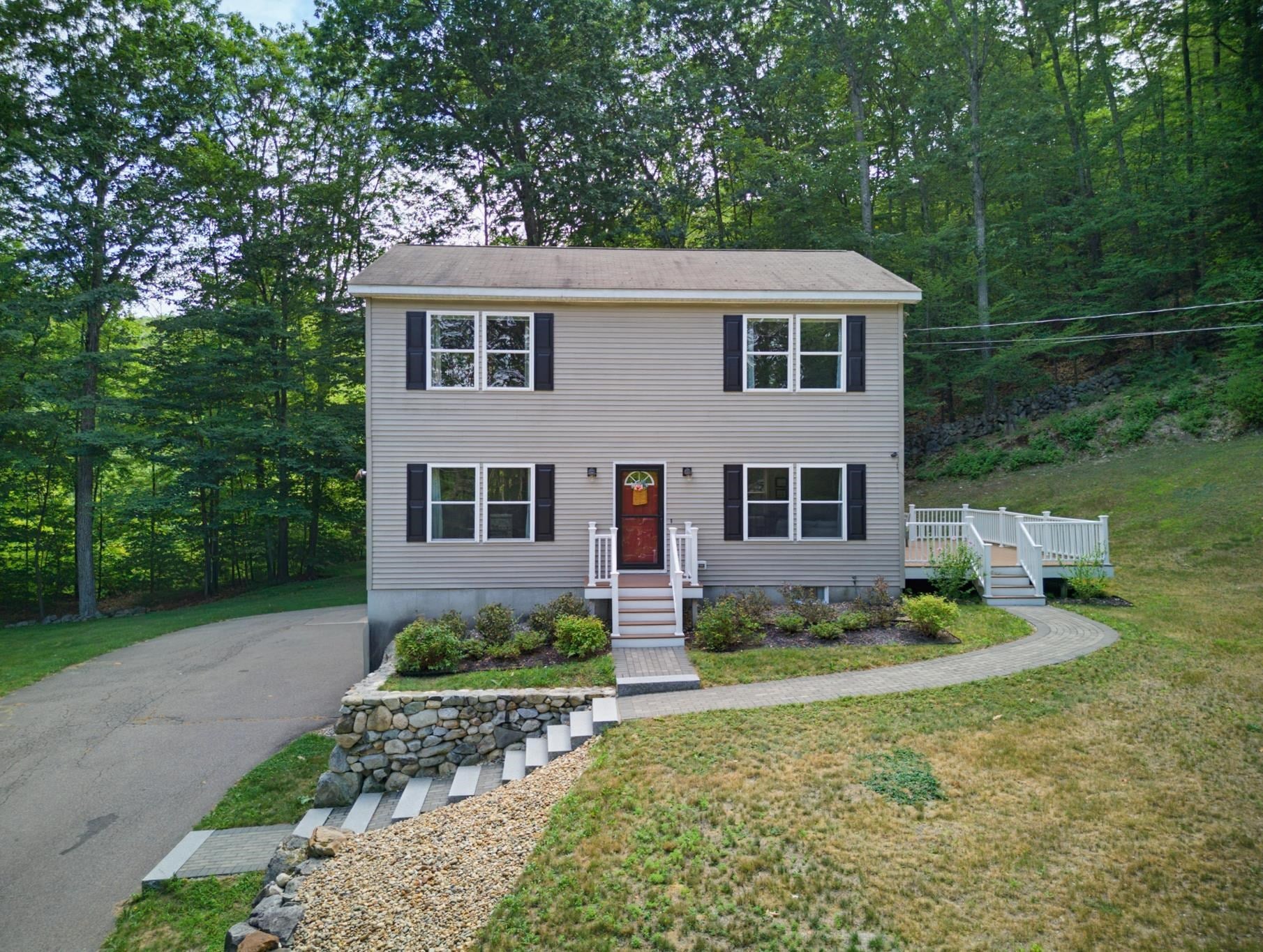 57 Greenleaf Trail