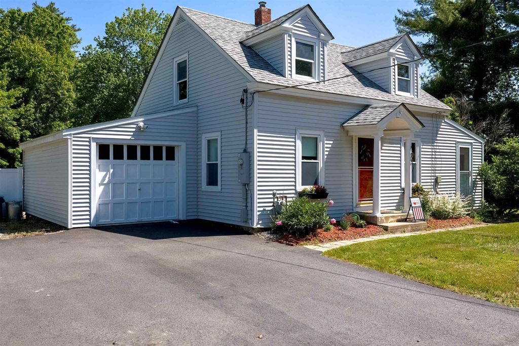 Photo of 109 Baboosic Lake Road, Merrimack, NH 03054 (MLS # 5093224)
