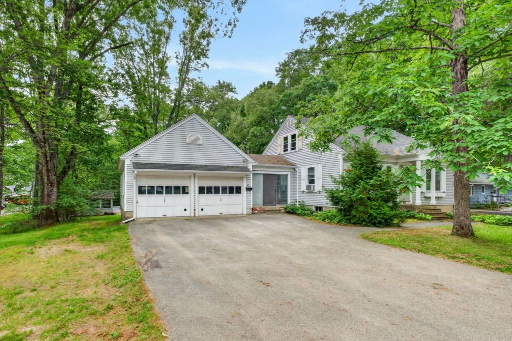 Photo of 42 Oak Street, Rochester, NH 03839 (MLS # 5094496)