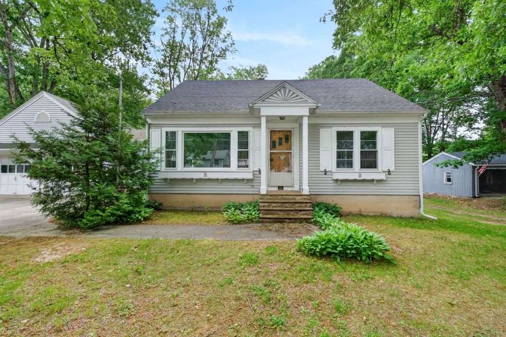 Photo of 42 Oak Street, Rochester, NH 03839 (MLS # 5094496)