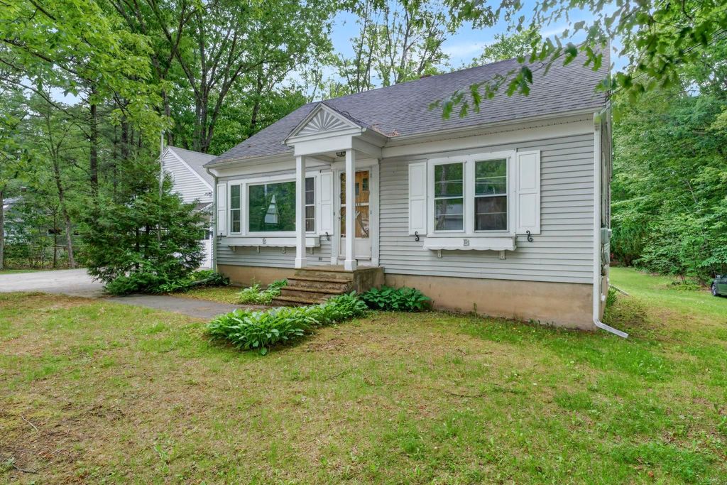 Photo of 42 Oak Street, Rochester, NH 03839 (MLS # 5094496)