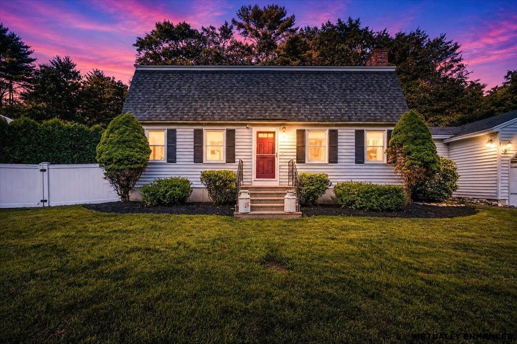 Photo of 147 Tina Drive, Pembroke, NH 03275 (MLS # 5102281)