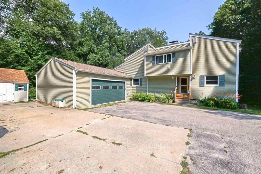 Photo of 23 Beechwood Road, Hudson, NH 03051 (MLS # 5106798)