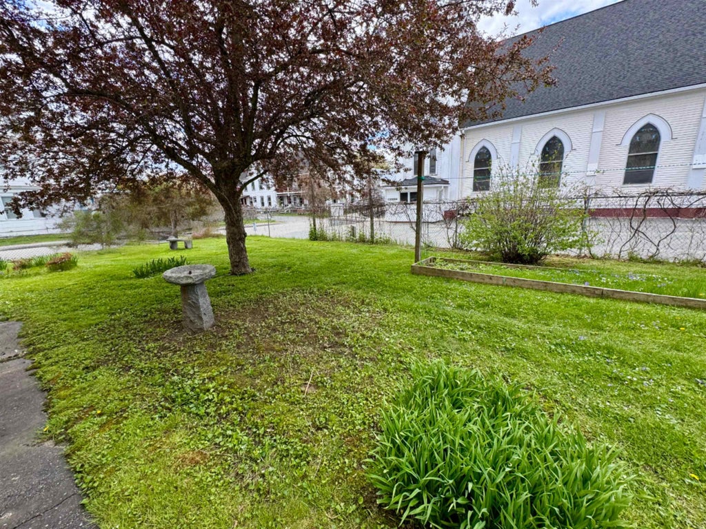 Photo of 11 Pine Street, Haverhill, NH 03785 (MLS # 5089607)