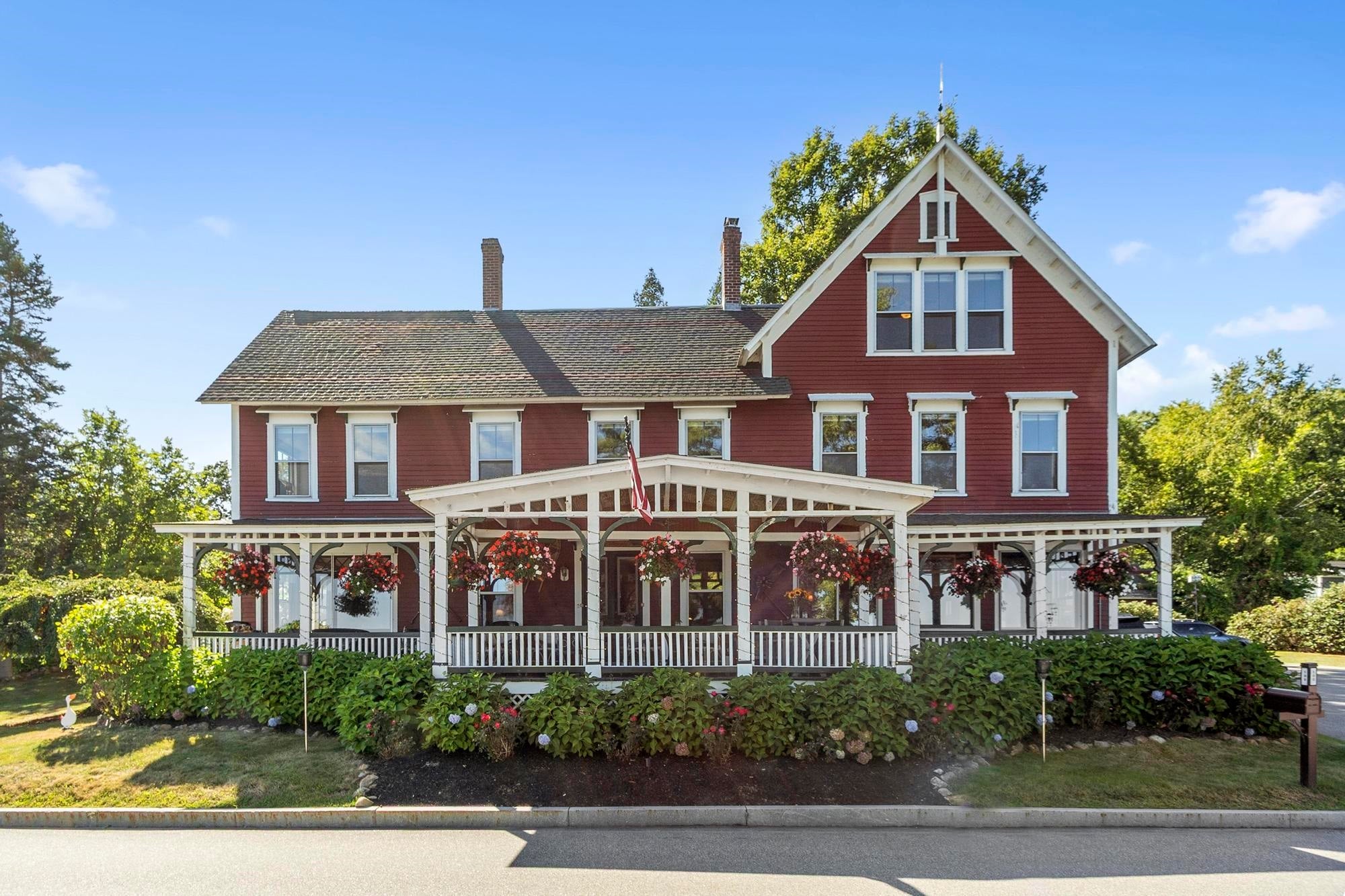 100 Lower Bay Road