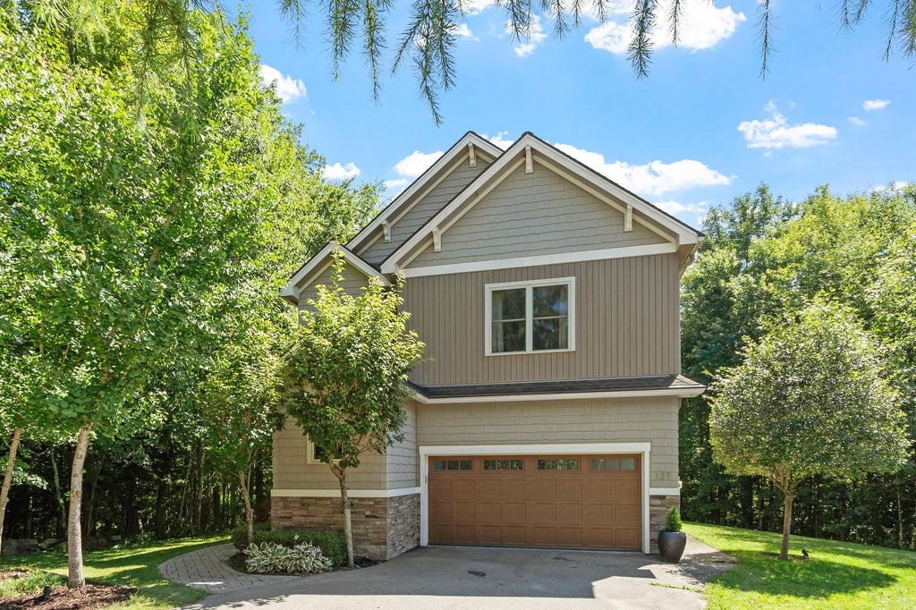 Photo of 127 Boxwood Lane, Dover, NH 03820 (MLS # 5103699)