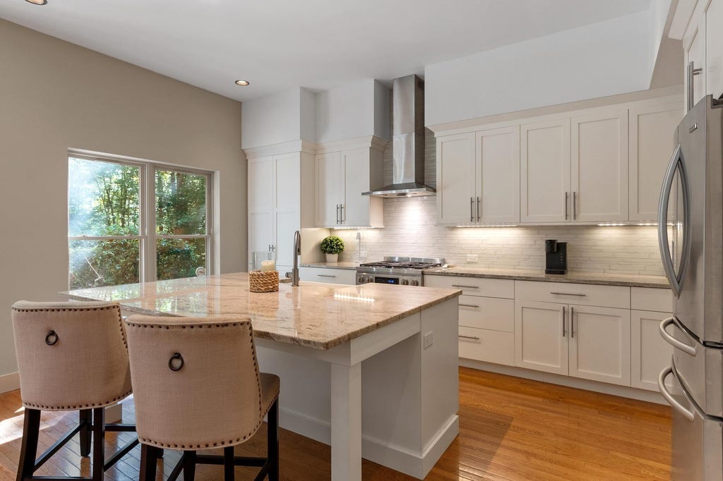 Photo of 127 Boxwood Lane, Dover, NH 03820 (MLS # 5103699)