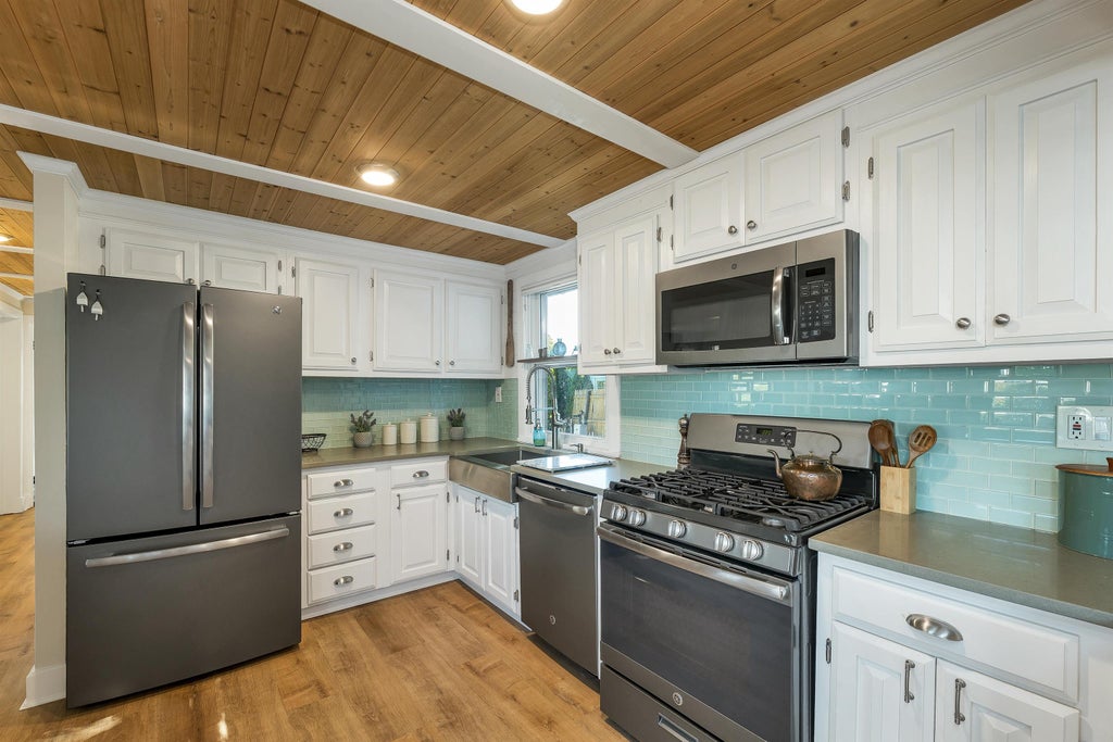 Photo of 13 Morningside Drive, Hampton, NH 03842 (MLS # 5113598)