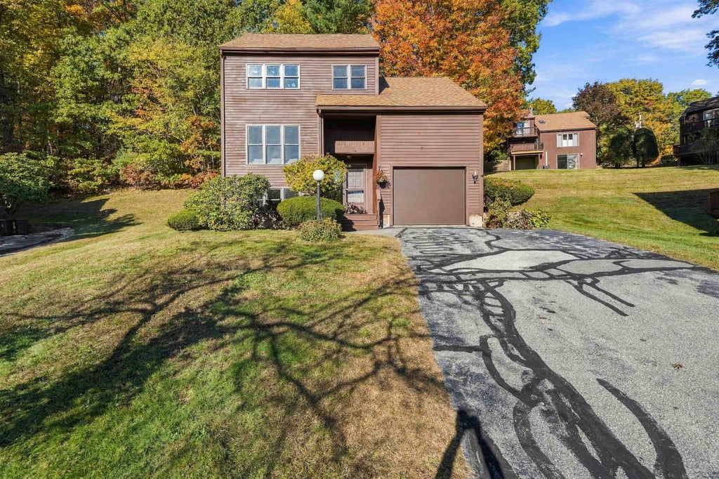Photo of 19 Gloucester Lane, Nashua, NH 03063 (MLS # 5115140)