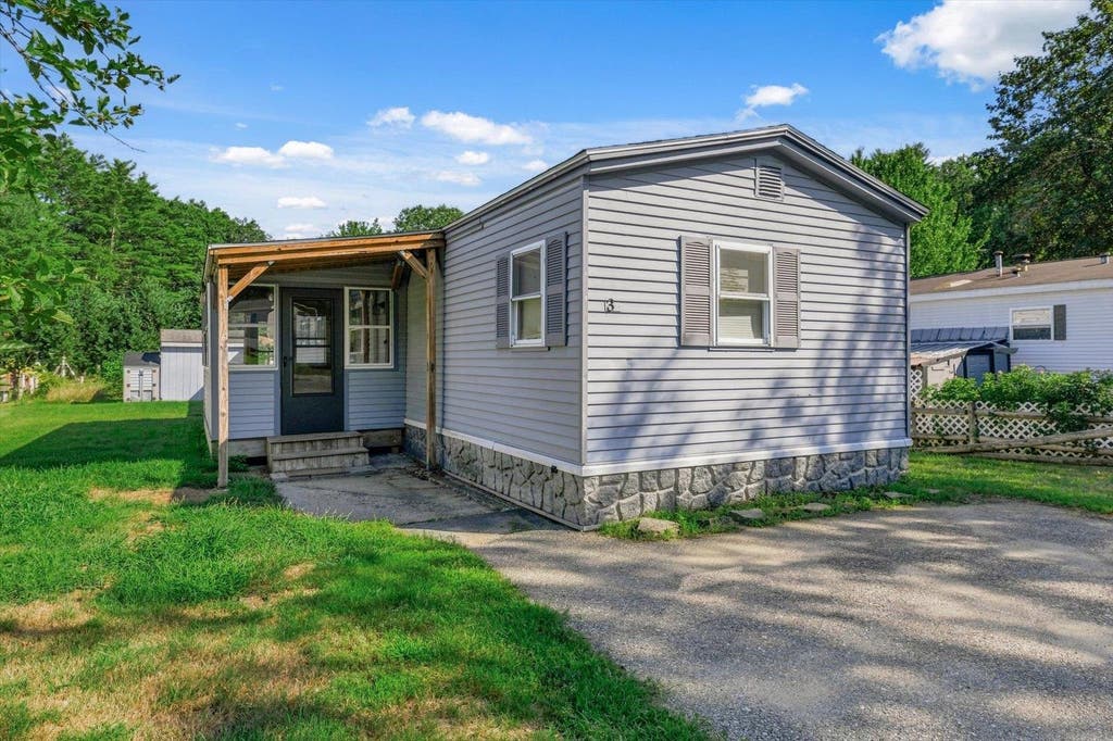 Photo of 3 Nut Hatch Lane, Keene, NH 03431 (MLS # 5104033)
