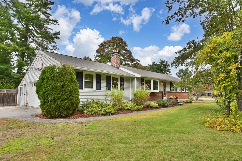 Photo of 1 Woodland Drive, Merrimack, NH 03054 (MLS # 5112530)