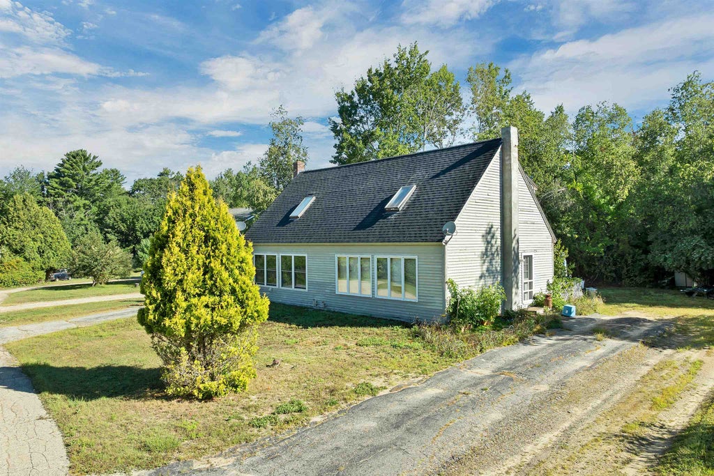 Photo of 35 Ryefield Terrace, Wolfeboro, NH 03894 (MLS # 5107407)