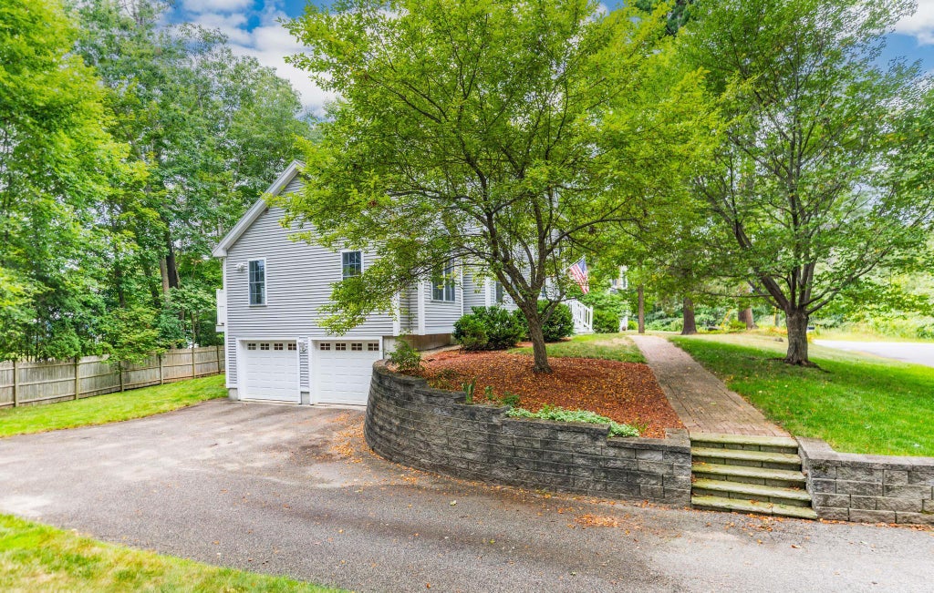 Photo of 24 Sunset Drive, Dover, NH 03820 (MLS # 5109124)