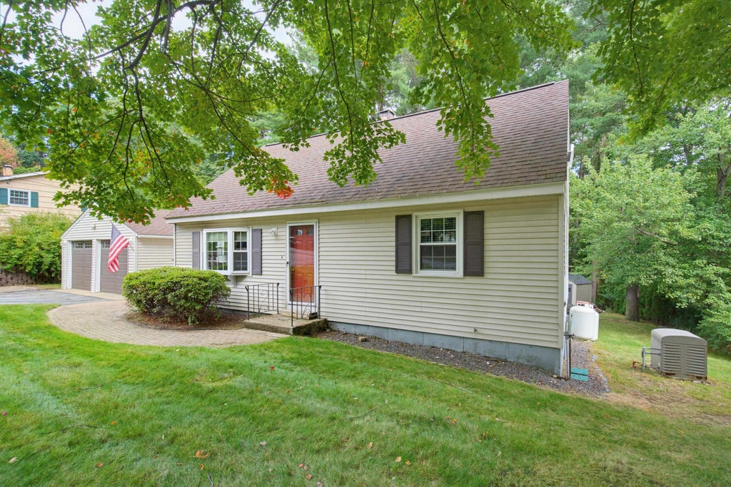 Photo of 33 Belmont Drive, Merrimack, NH 03054 (MLS # 5111431)