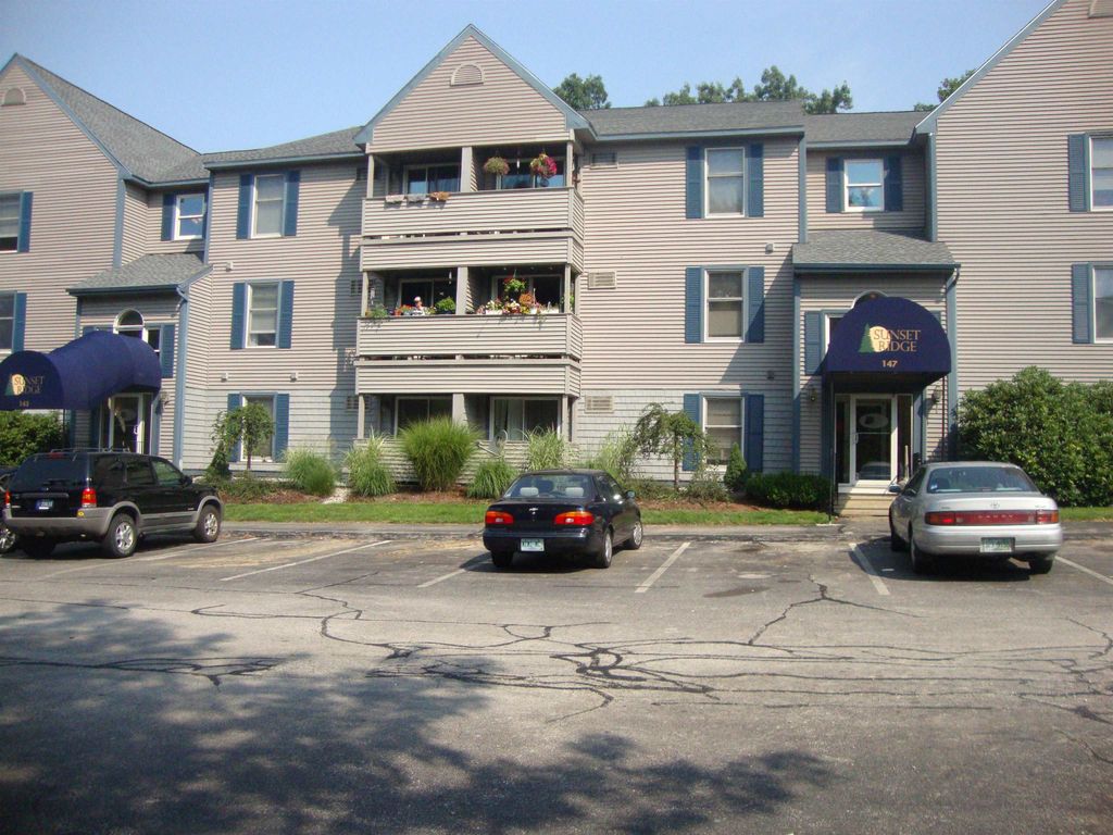 Photo of 131 Eastern Avenue #201, Manchester, NH 03104 (MLS # 5091668)
