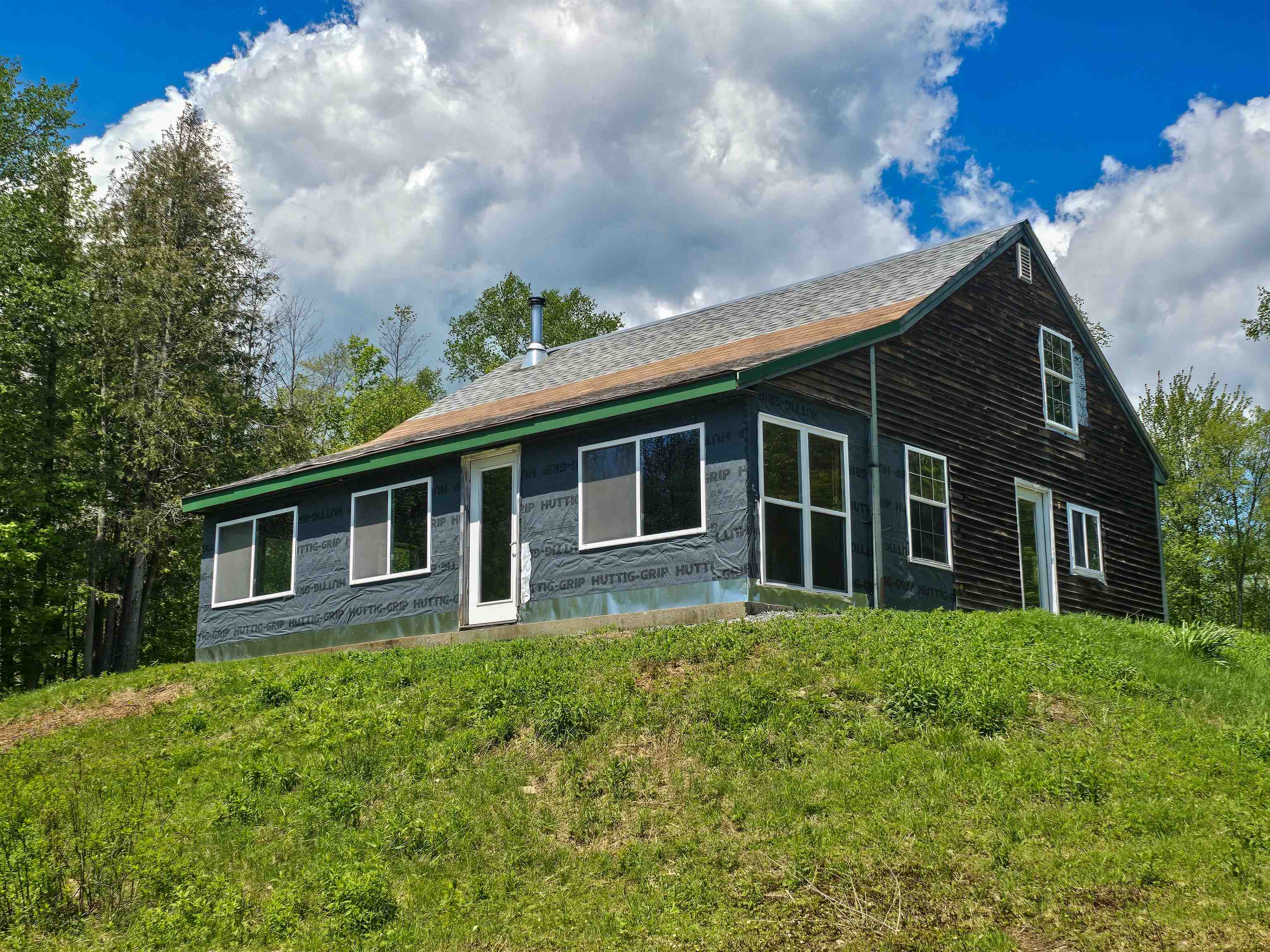 990 Daniels West Road