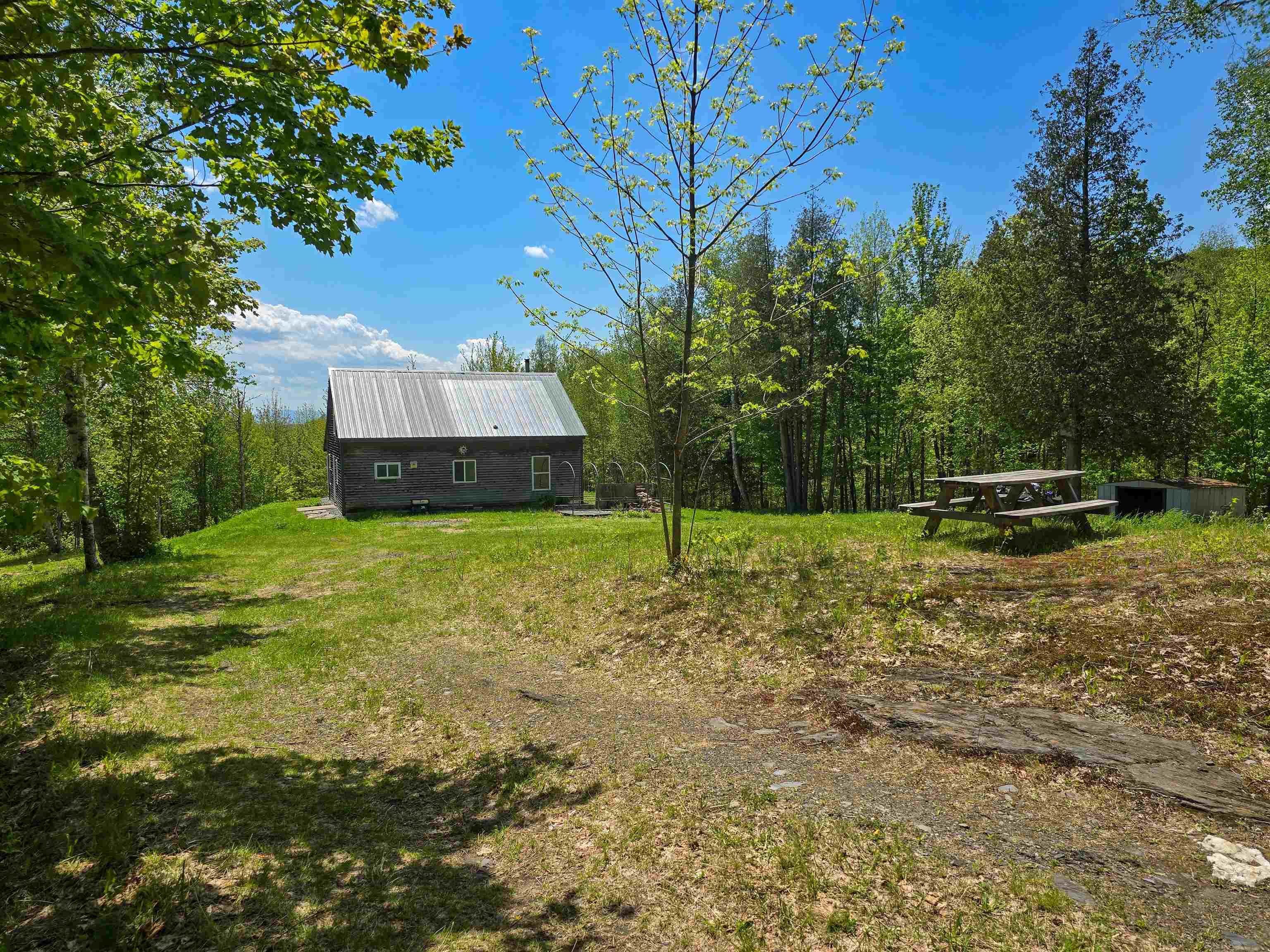 990 Daniels West Road