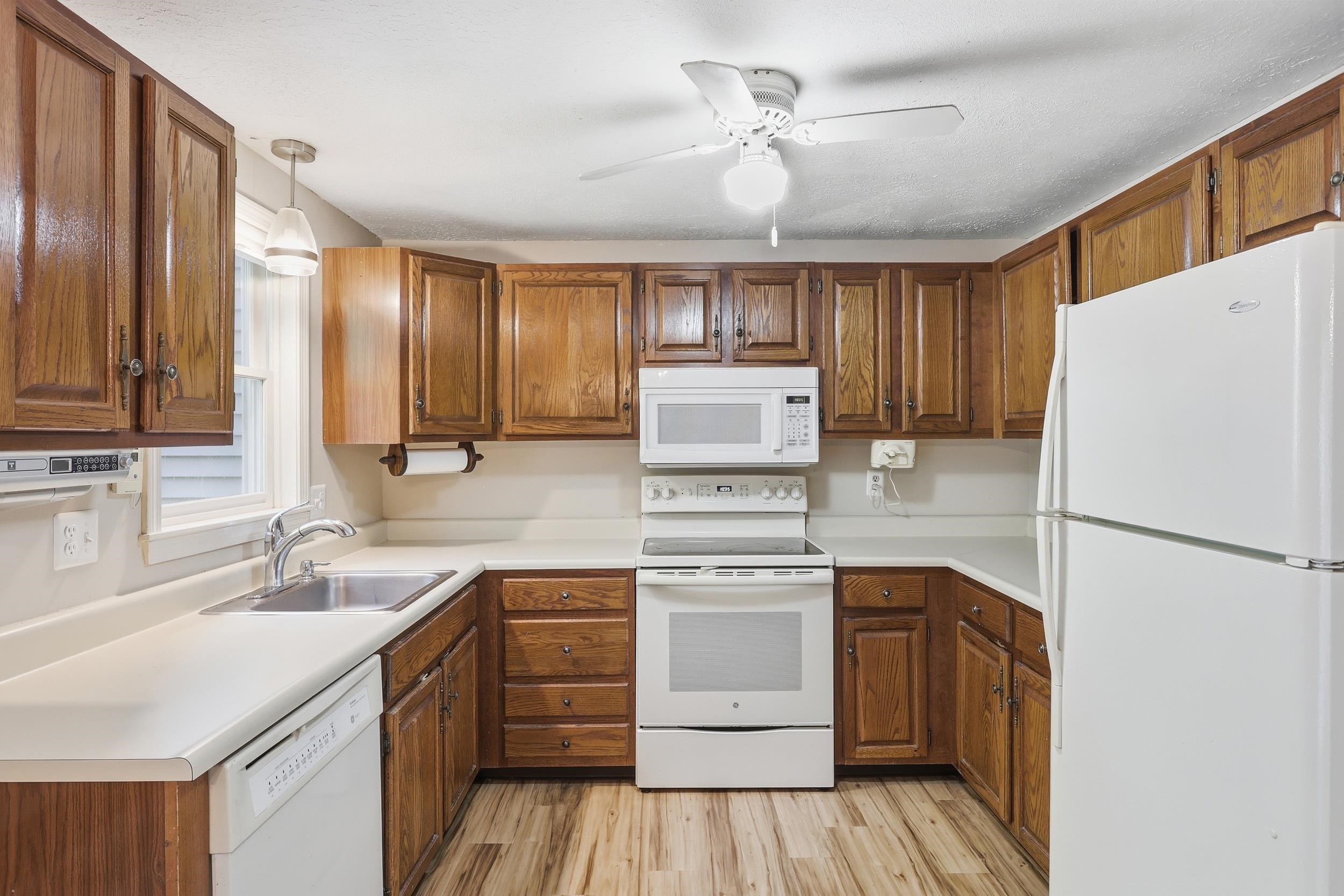 17 Oakwood Circle 5