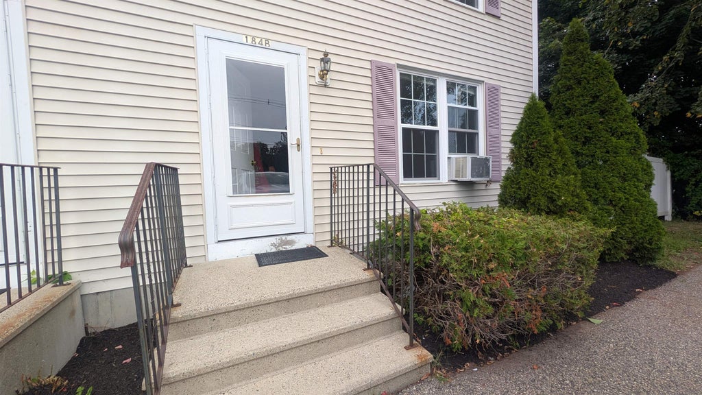 Photo of 184 Brock Street #B, Rochester, NH 03867 (MLS # 5109631)