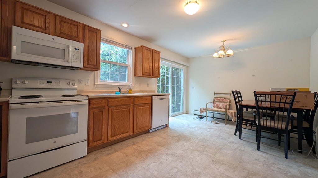Photo of 184 Brock Street #B, Rochester, NH 03867 (MLS # 5109631)