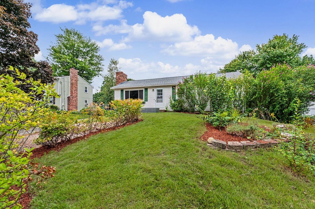 Photo of 5 Estate Drive, Manchester, NH 03104 (MLS # 5108625)