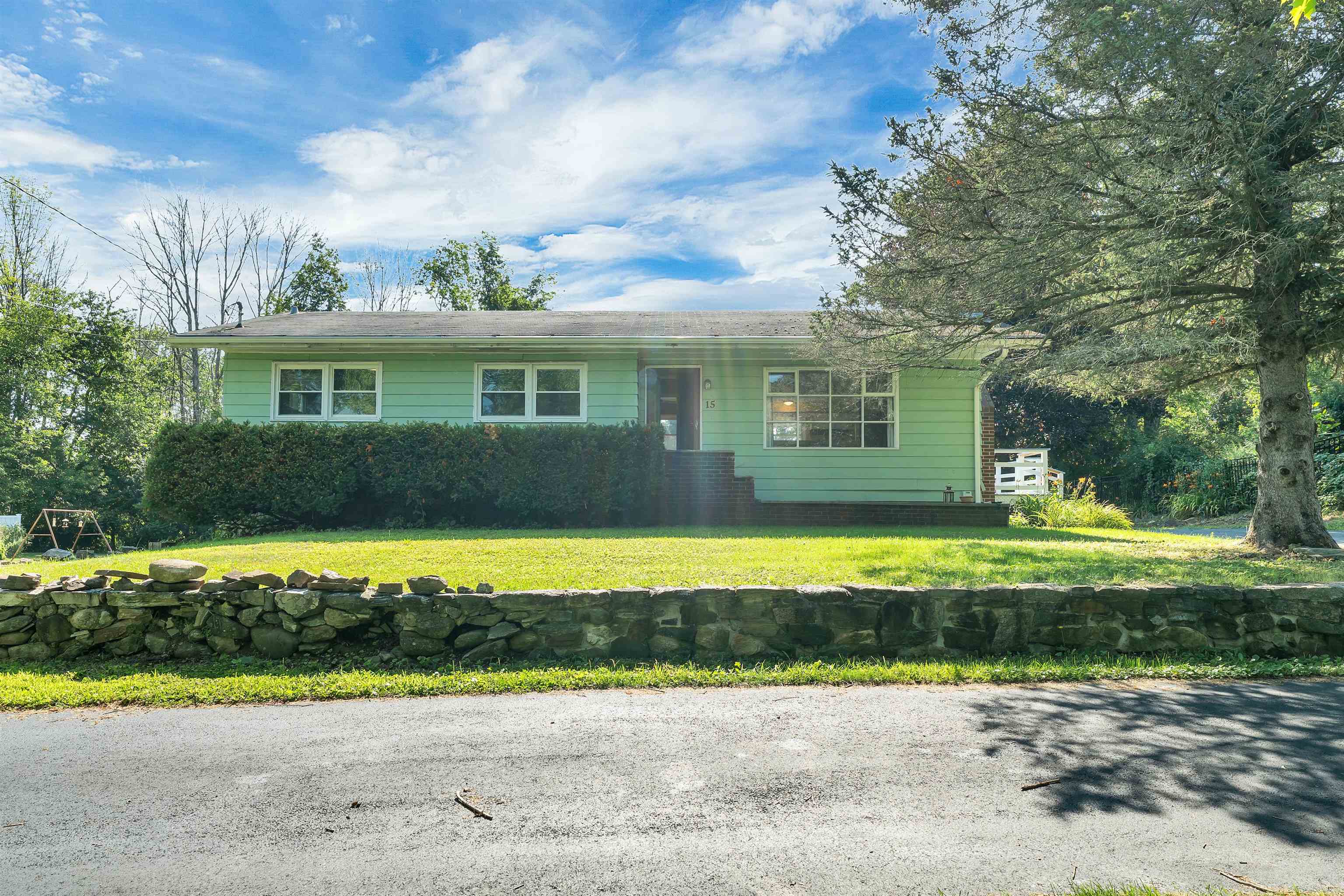 15 Tuttle Lane
