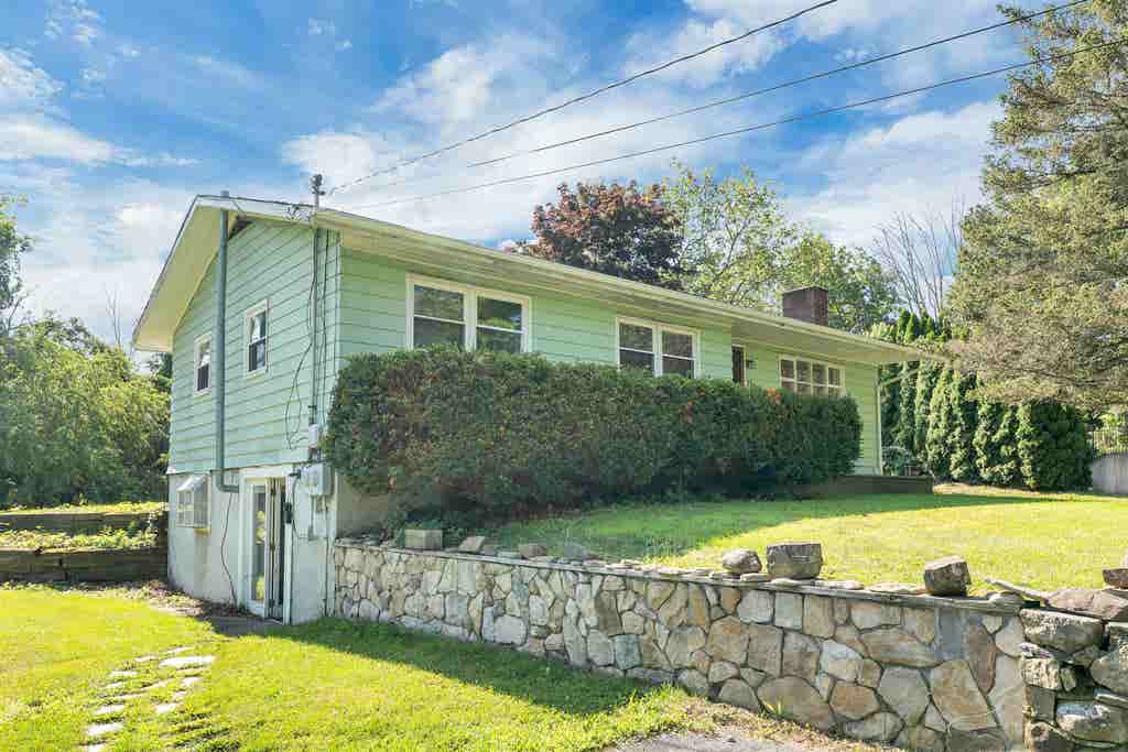 Photo of 15 Tuttle Lane, Greenland, NH 03840 (MLS # 5103203)