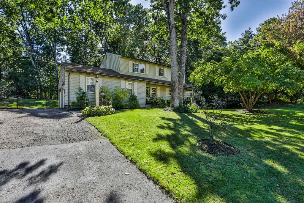 Photo of 14 Birch Hill Drive, Nashua, NH 03063 (MLS # 5111597)