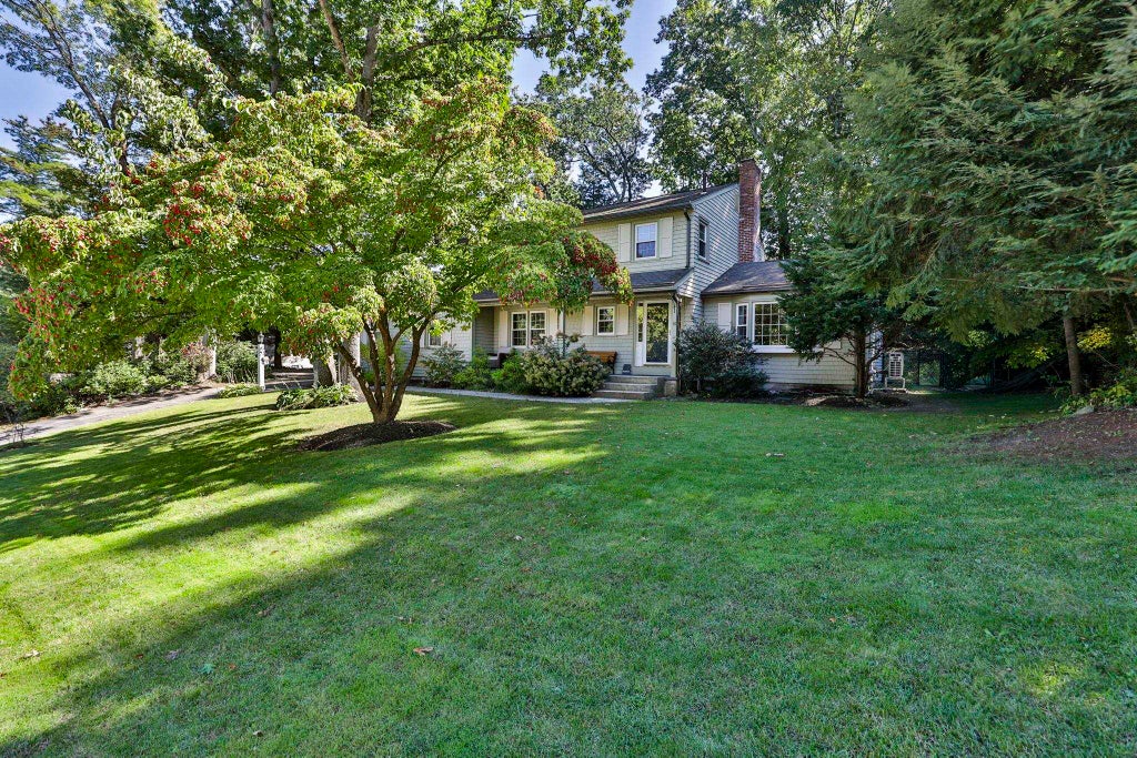 Photo of 14 Birch Hill Drive, Nashua, NH 03063 (MLS # 5111597)