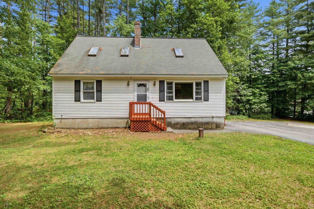 Photo of 79 Lynchville Park Road, Goffstown, NH 03045 (MLS # 5094818)
