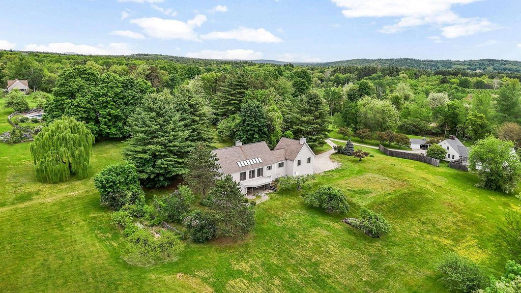 Photo of 532 Pine Hill Road, Hollis, NH 03049 (MLS # 5091003)