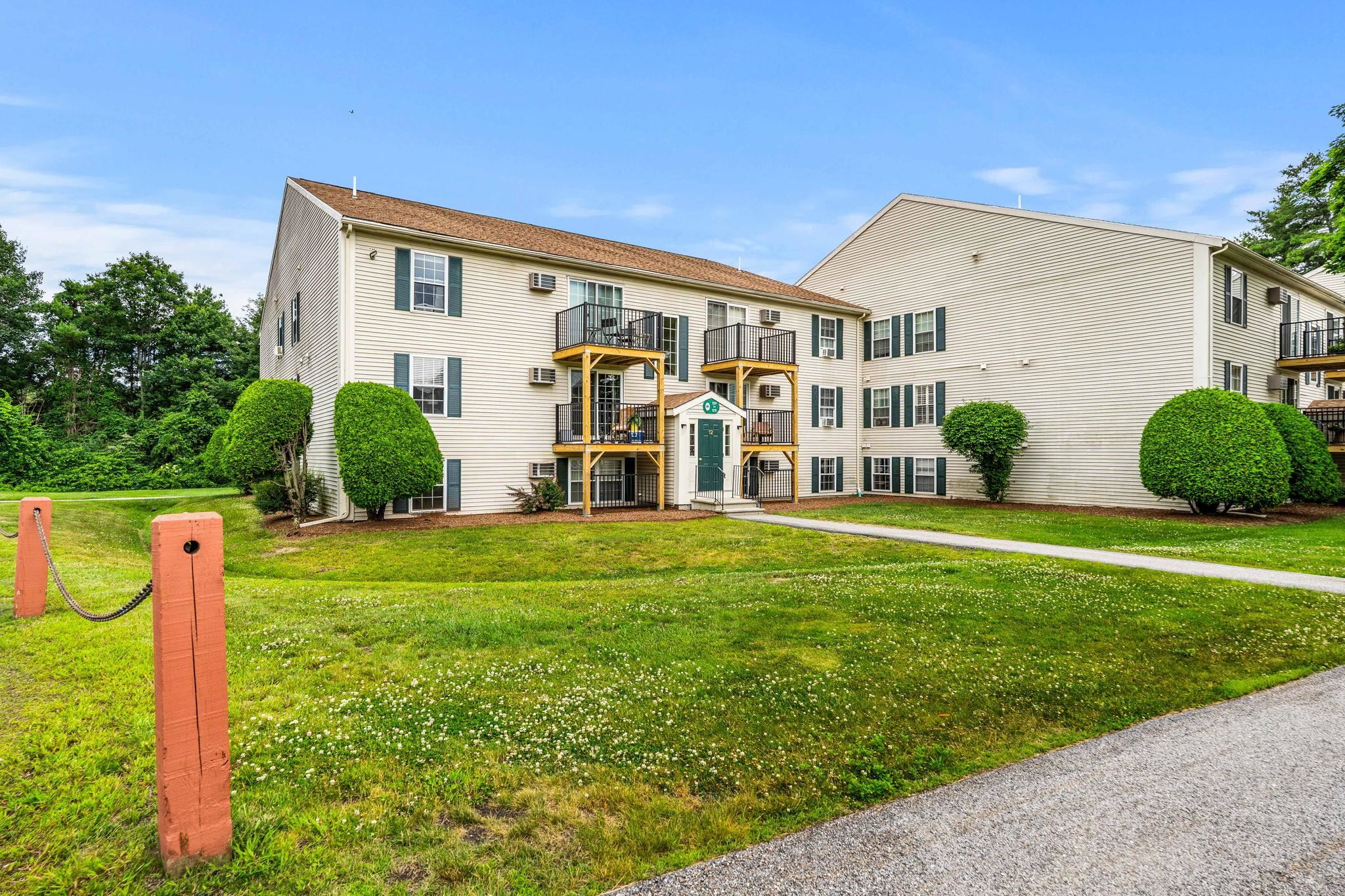1202 White Cedar Boulevard