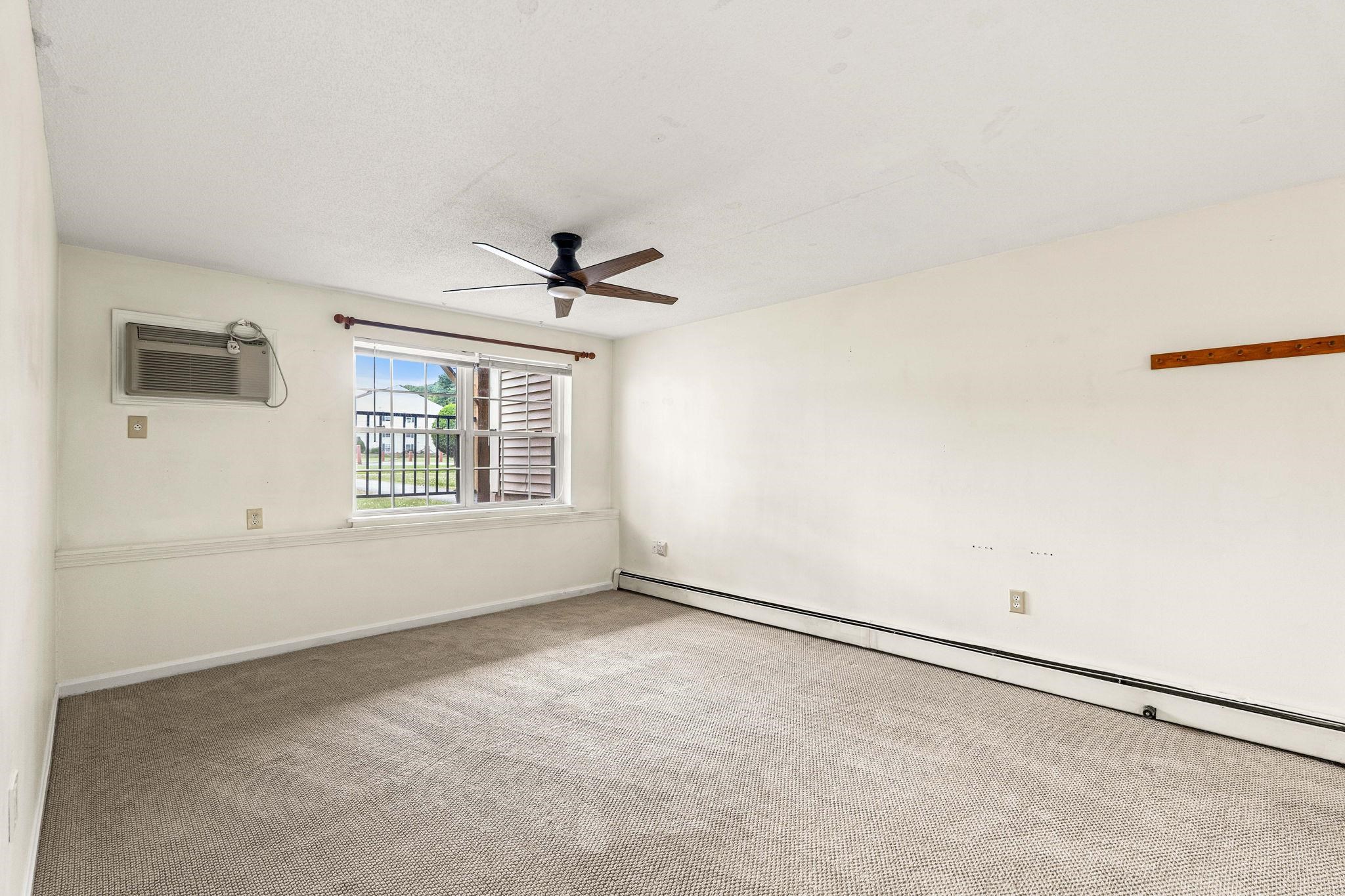 1202 White Cedar Boulevard