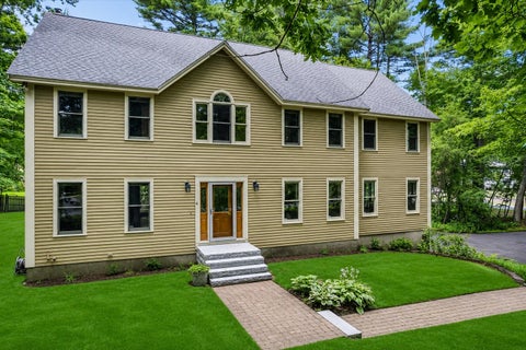 Photo of 4 Berge Lane, Derry, NH 03038 (MLS # 5100452)