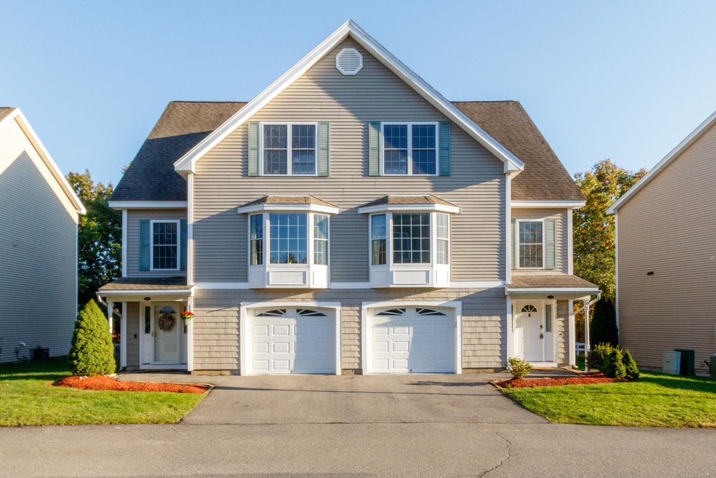 Photo of 11 Canterberry Court #B, Hudson, NH 03051 (MLS # 5114130)