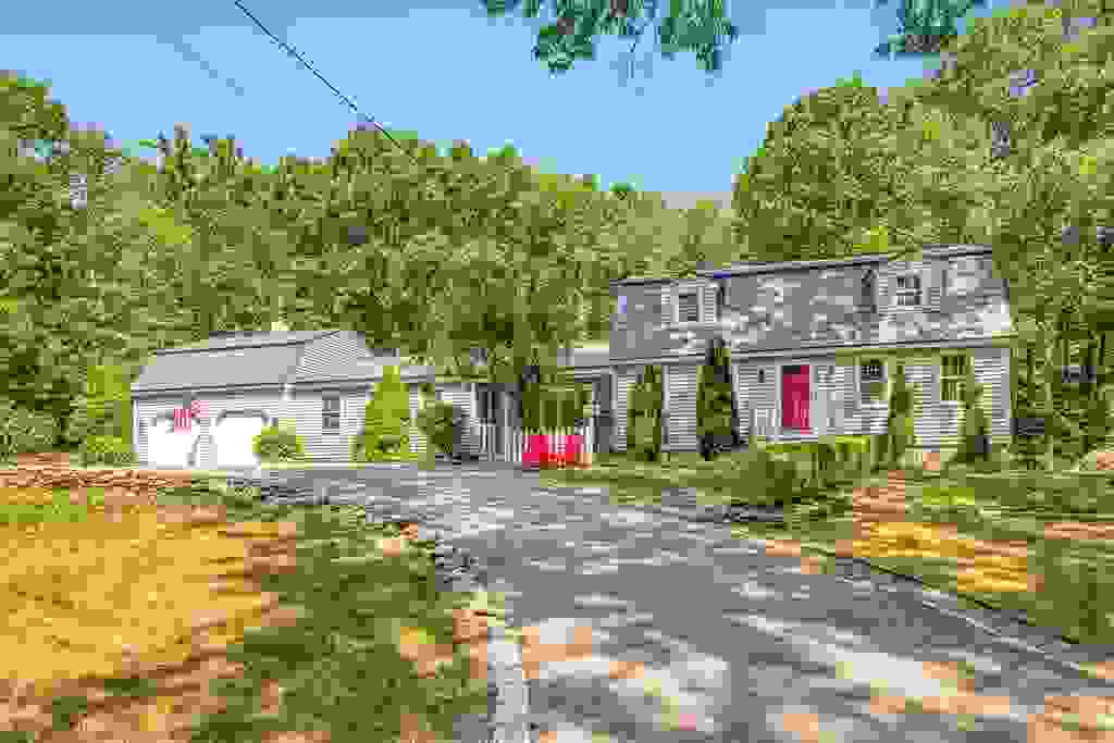 Photo of 140 Pioneer Road, Rye, NH 03870 (MLS # 5106063)