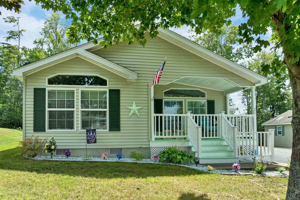 Photo of 25 Mountain View Drive, Franklin, NH 03235 (MLS # 5109154)