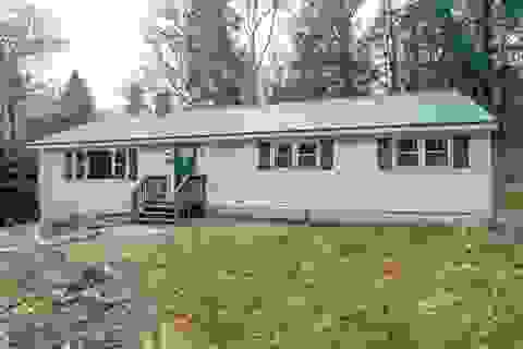 Photo of 9 Hilltop Drive, Plymouth, NH 03264 (MLS # 5104384)